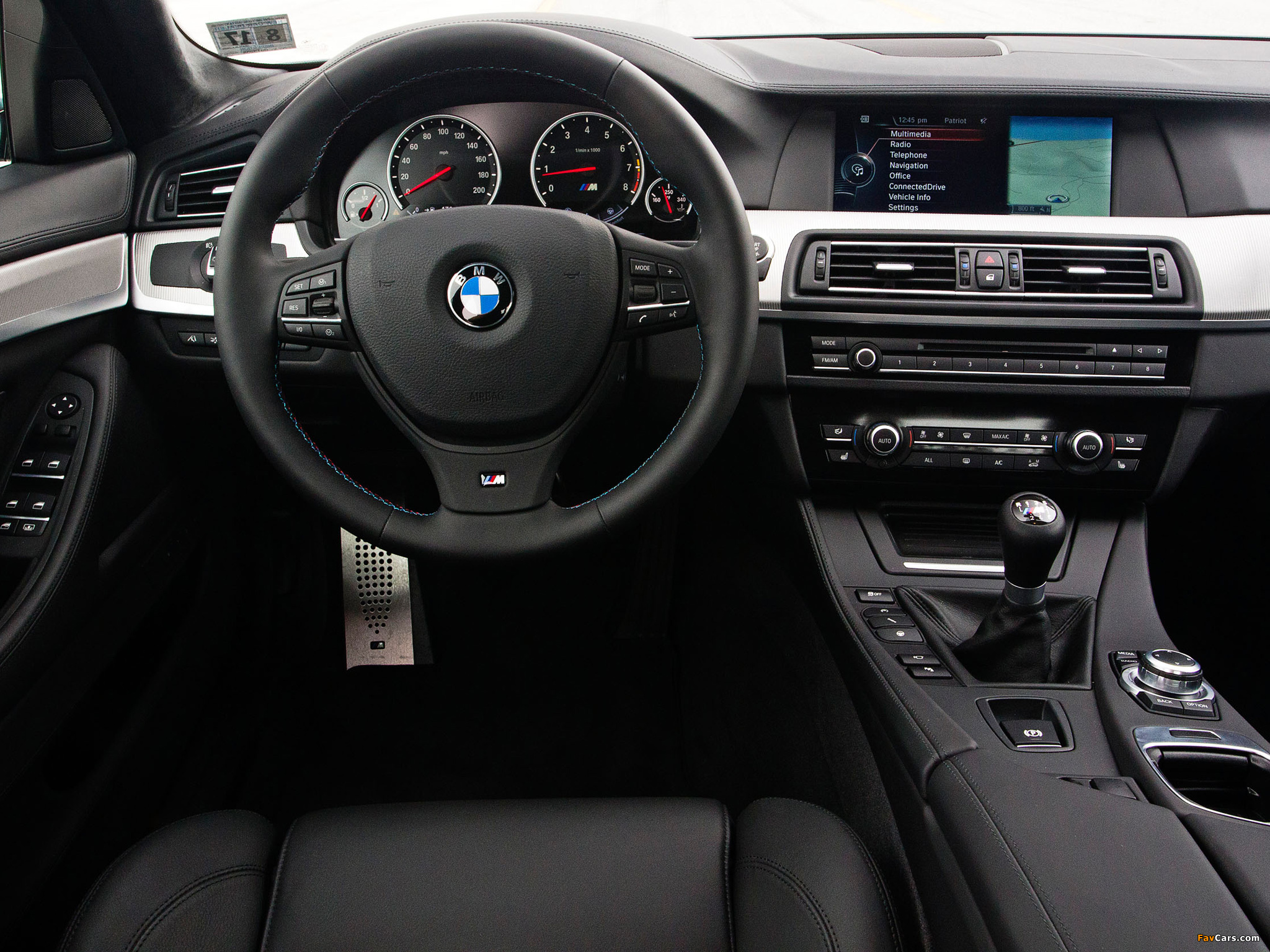 BMW M5 US-spec (F10) 2011 pictures (2048 x 1536)