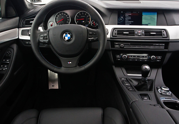 BMW M5 US-spec (F10) 2011 pictures