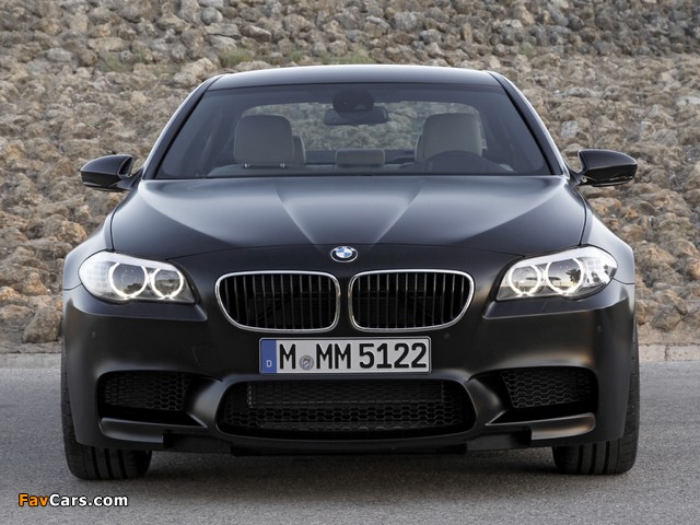 BMW M5 Individual (F10) 2011 pictures (640 x 480)