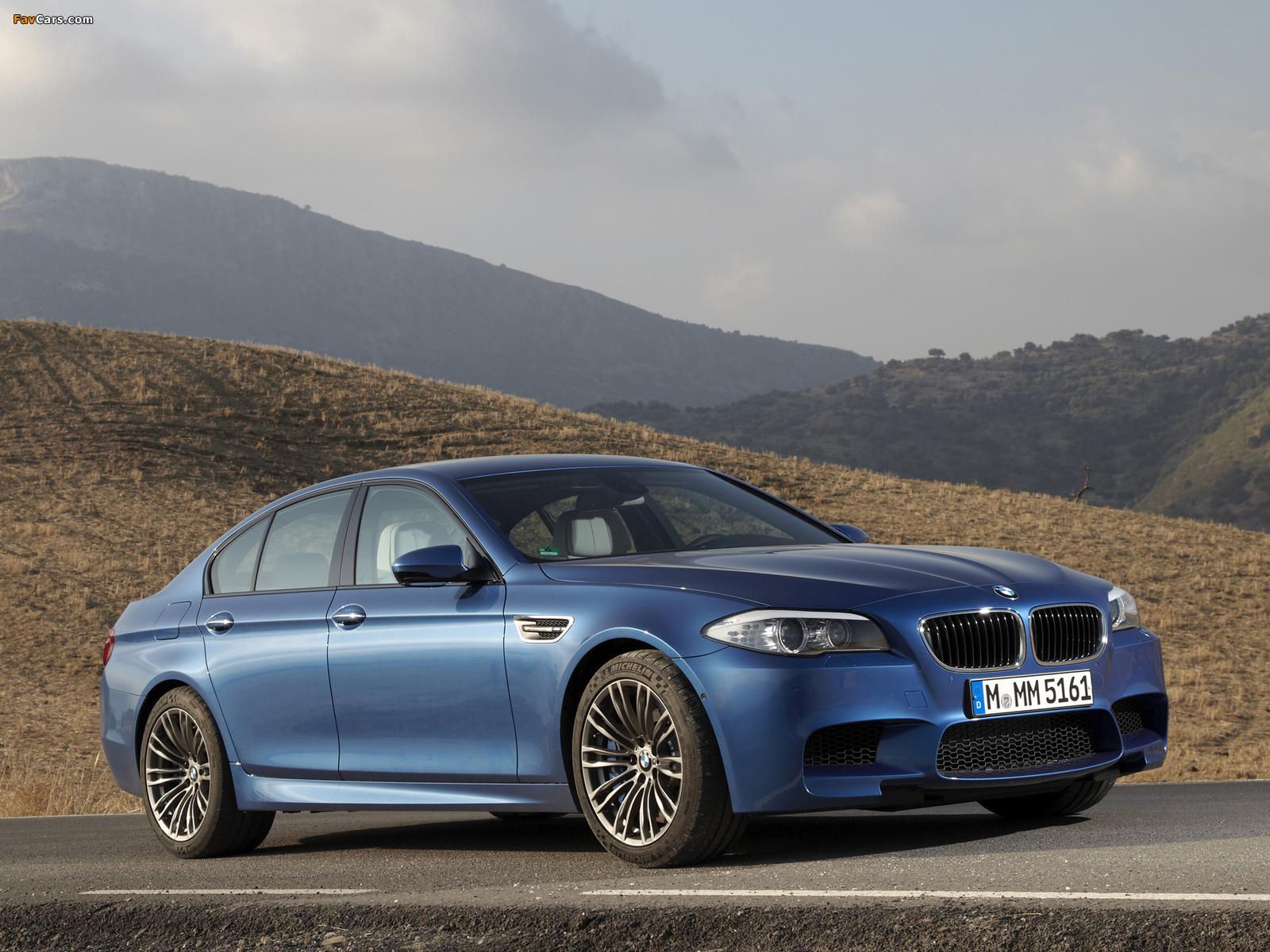 BMW M5 (F10) 2011 pictures (1600 x 1200)