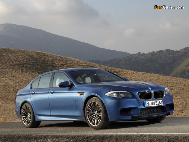 BMW M5 (F10) 2011 pictures (640 x 480)