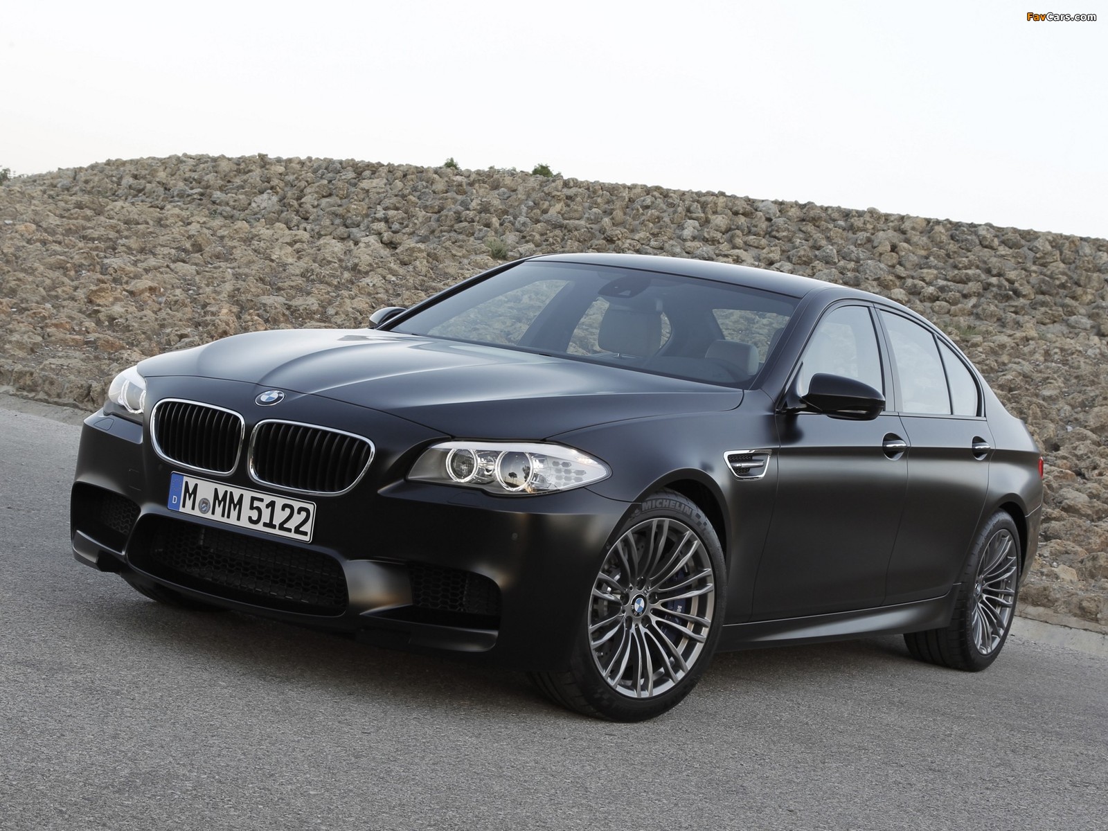 BMW M5 Individual (F10) 2011 wallpapers (1600 x 1200)