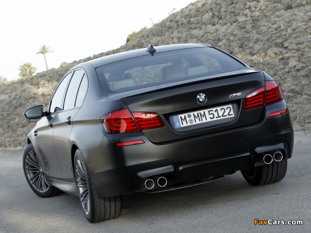 BMW M5 Individual (F10) 2011 wallpapers (640 x 480)