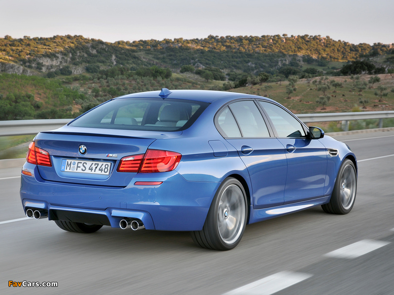 BMW M5 (F10) 2011 wallpapers (800 x 600)