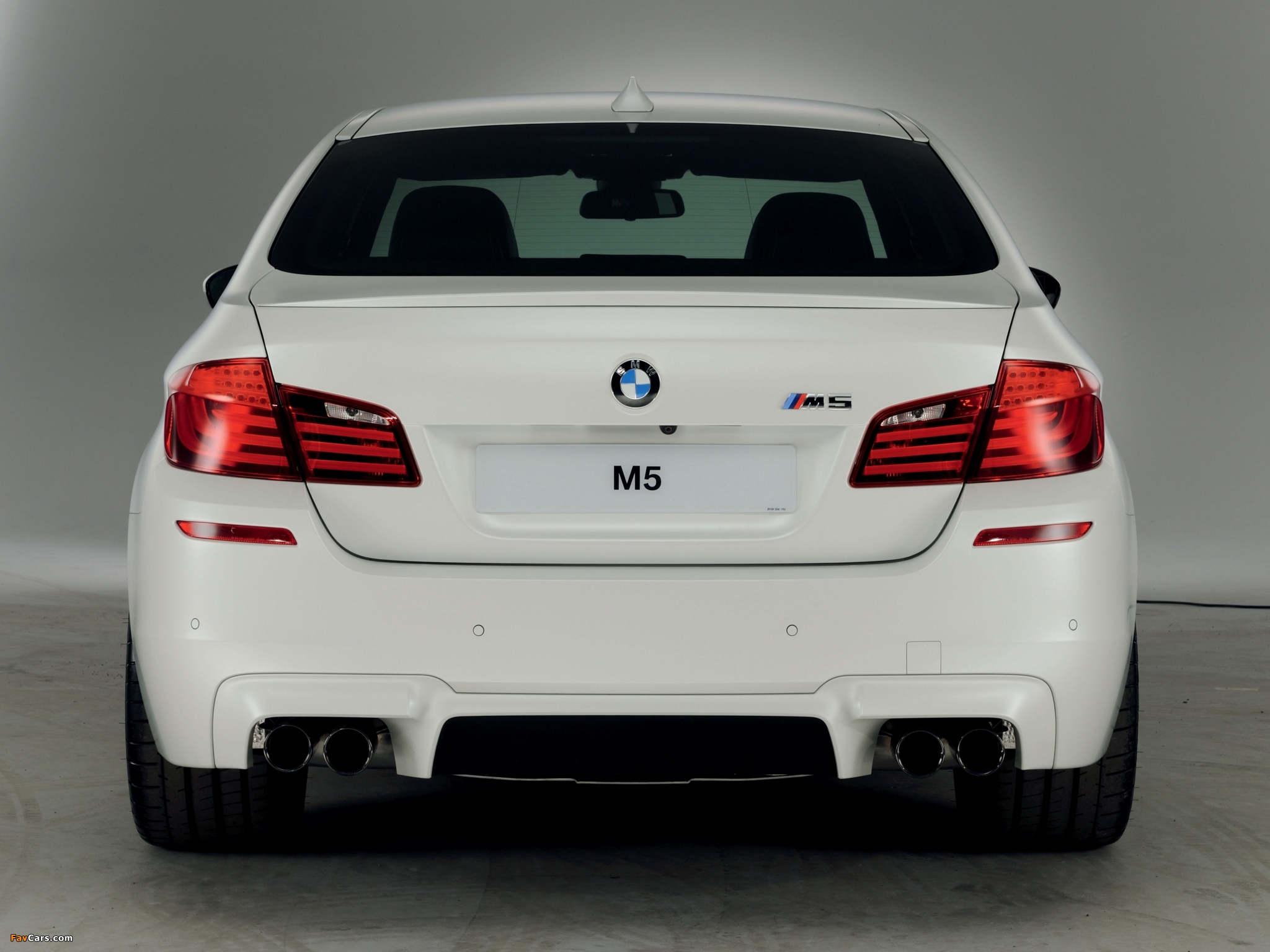 BMW M5 Performance Edition (F10) 2012 images (2048 x 1536)