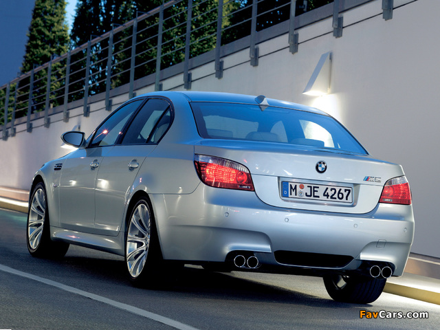 Images of BMW M5 (E60) 2004–09 (640 x 480)