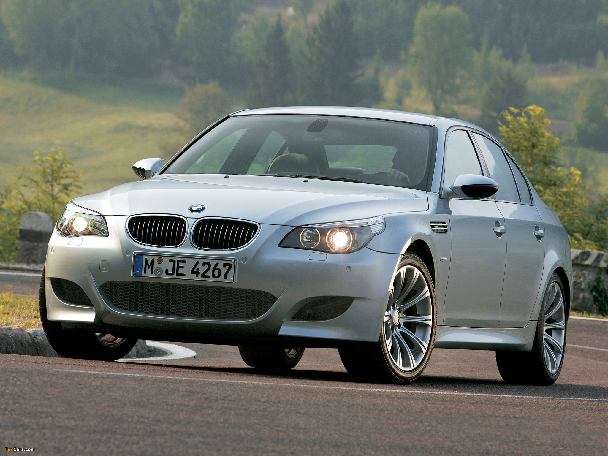 Images of BMW M5 (E60) 2004–09 (2048 x 1536)