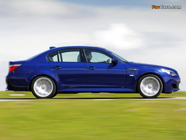 Images of BMW M5 UK-spec (E60) 2005–09 (640 x 480)