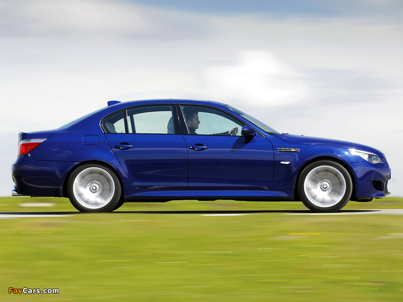 Images of BMW M5 UK-spec (E60) 2005–09 (800 x 600)
