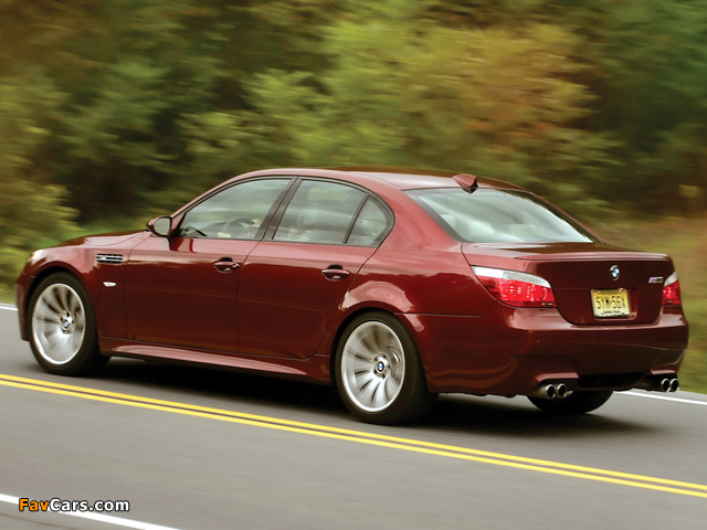 Images of BMW M5 US-spec (E60) 2005–09 (640 x 480)