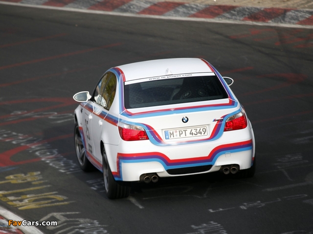 Images of BMW M5 CSL 25th Anniversary Edition (E60) 2009 (640 x 480)
