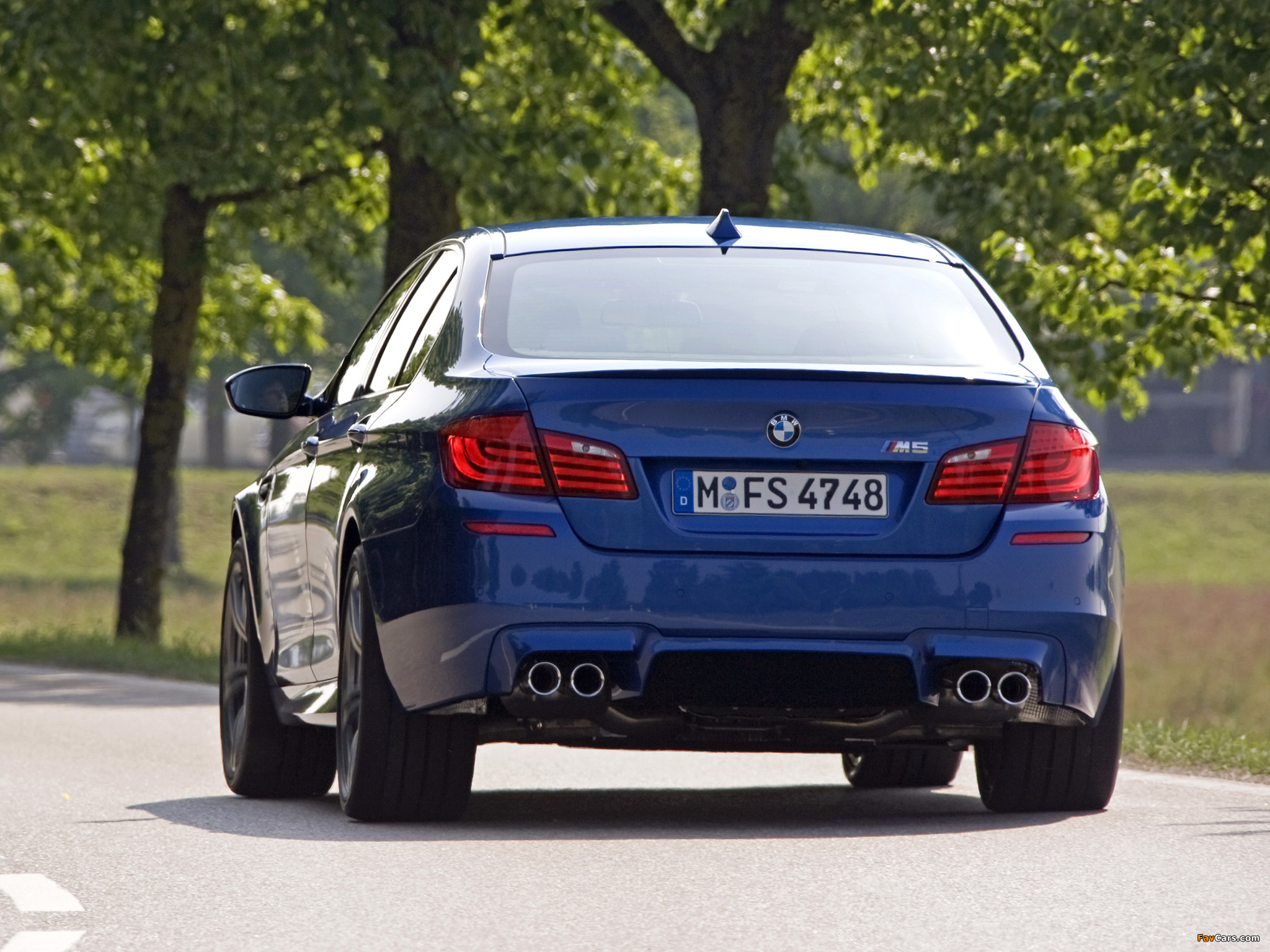 Images of BMW M5 (F10) 2011 (2048 x 1536)