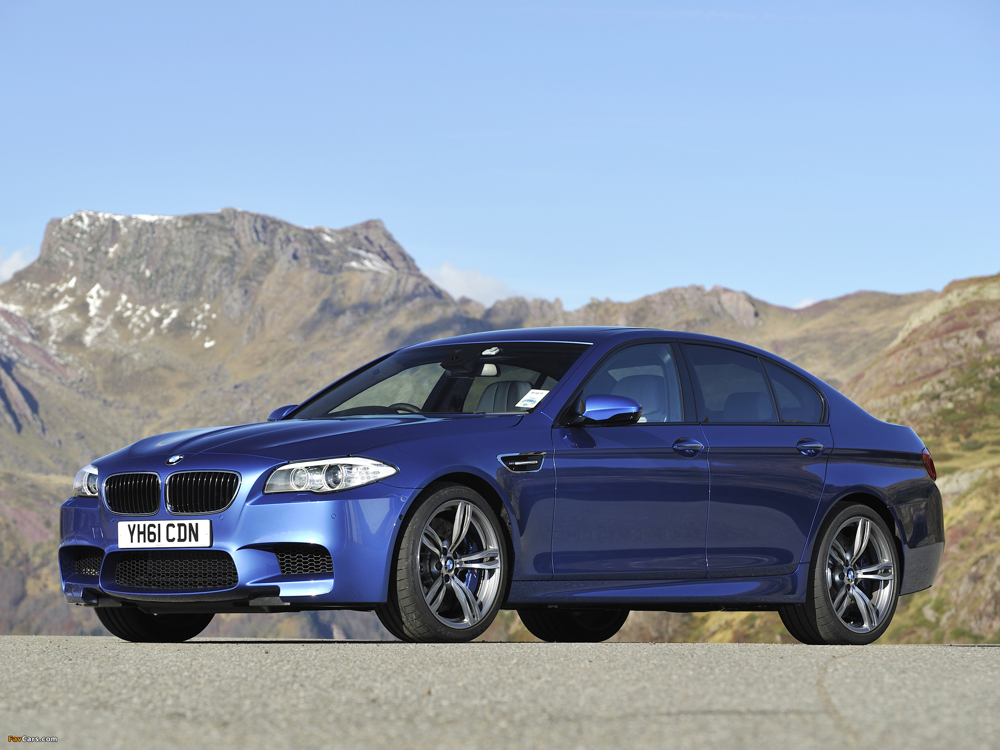 Images of BMW M5 UK-spec (F10) 2011 (2048 x 1536)