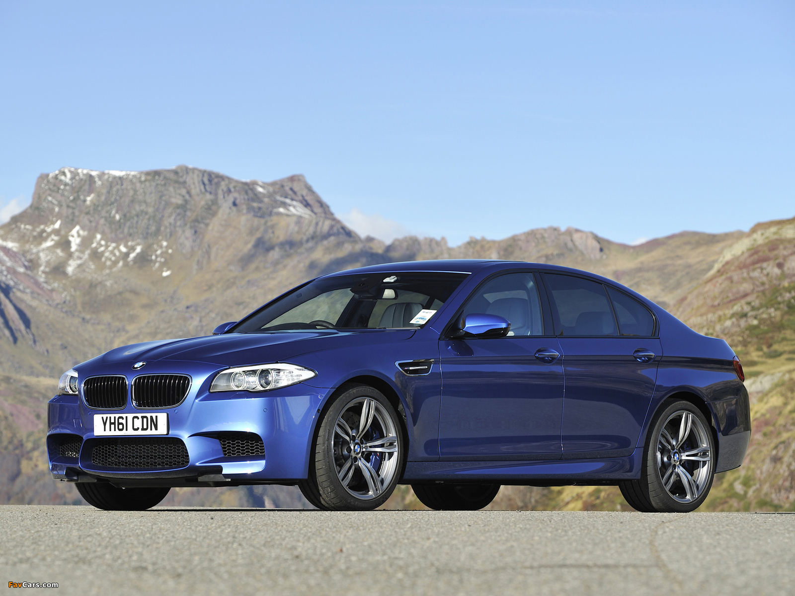 Images of BMW M5 UK-spec (F10) 2011 (1600 x 1200)