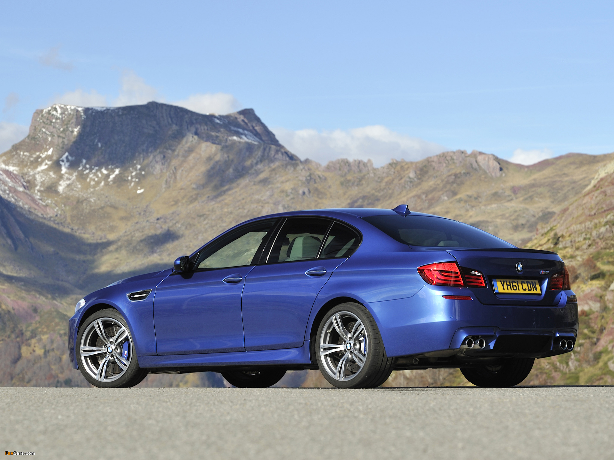 Images of BMW M5 UK-spec (F10) 2011 (2048 x 1536)
