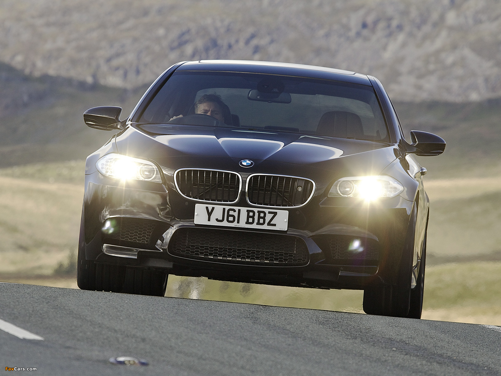 Images of BMW M5 UK-spec (F10) 2011 (1600 x 1200)