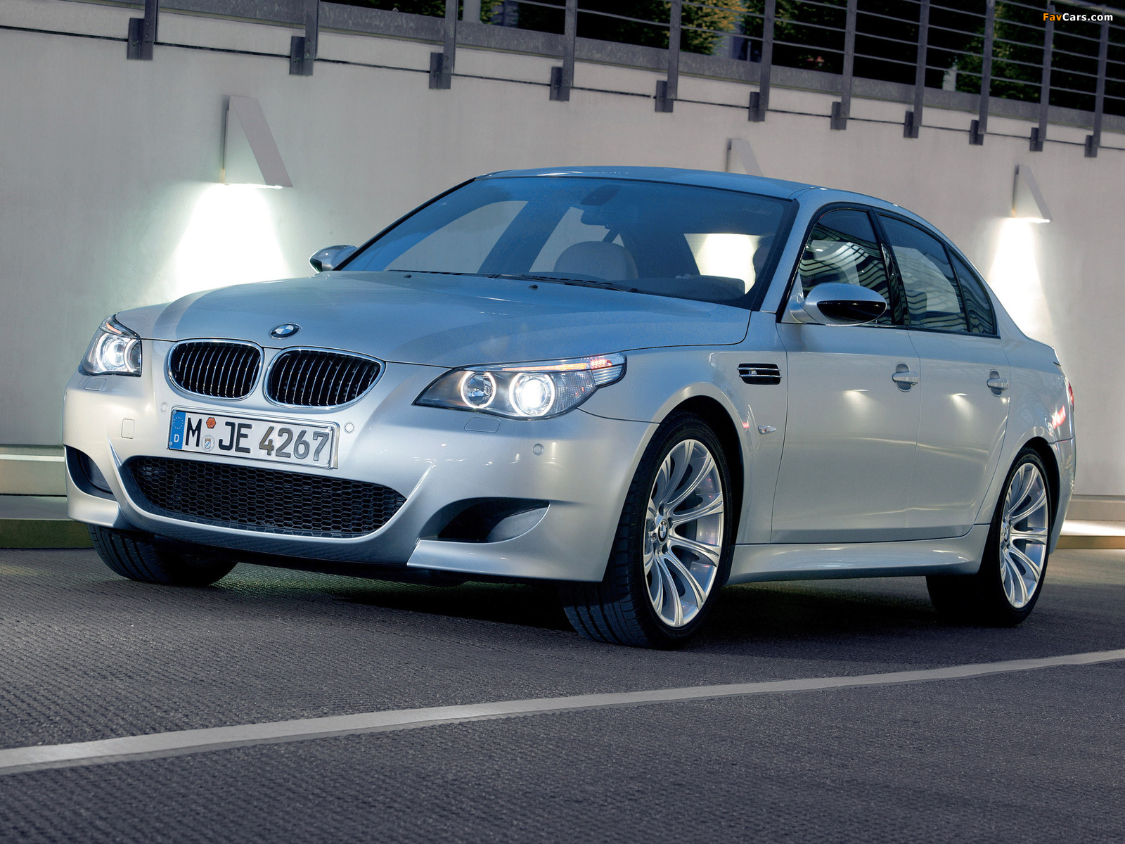 Photos of BMW M5 (E60) 2004–09 (1600 x 1200)