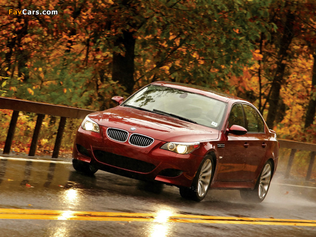 Photos of BMW M5 US-spec (E60) 2005–09 (640 x 480)
