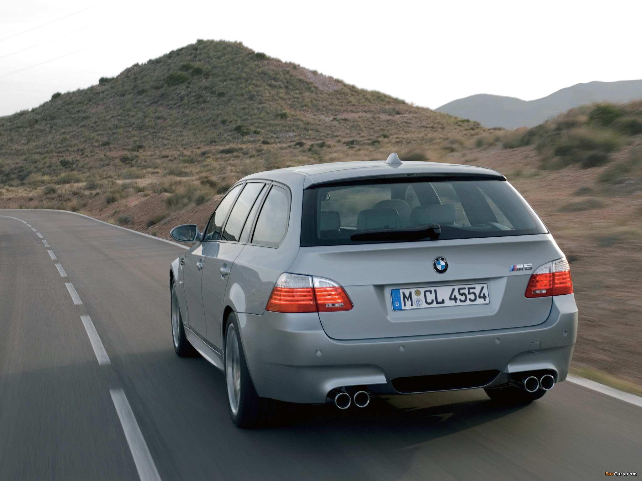 Photos of BMW M5 Touring (E61) 2007–10 (2048 x 1536)