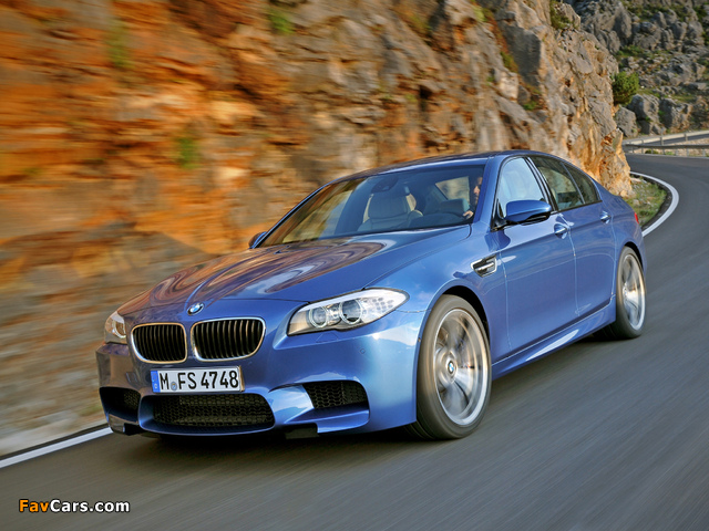 Photos of BMW M5 (F10) 2011 (640 x 480)