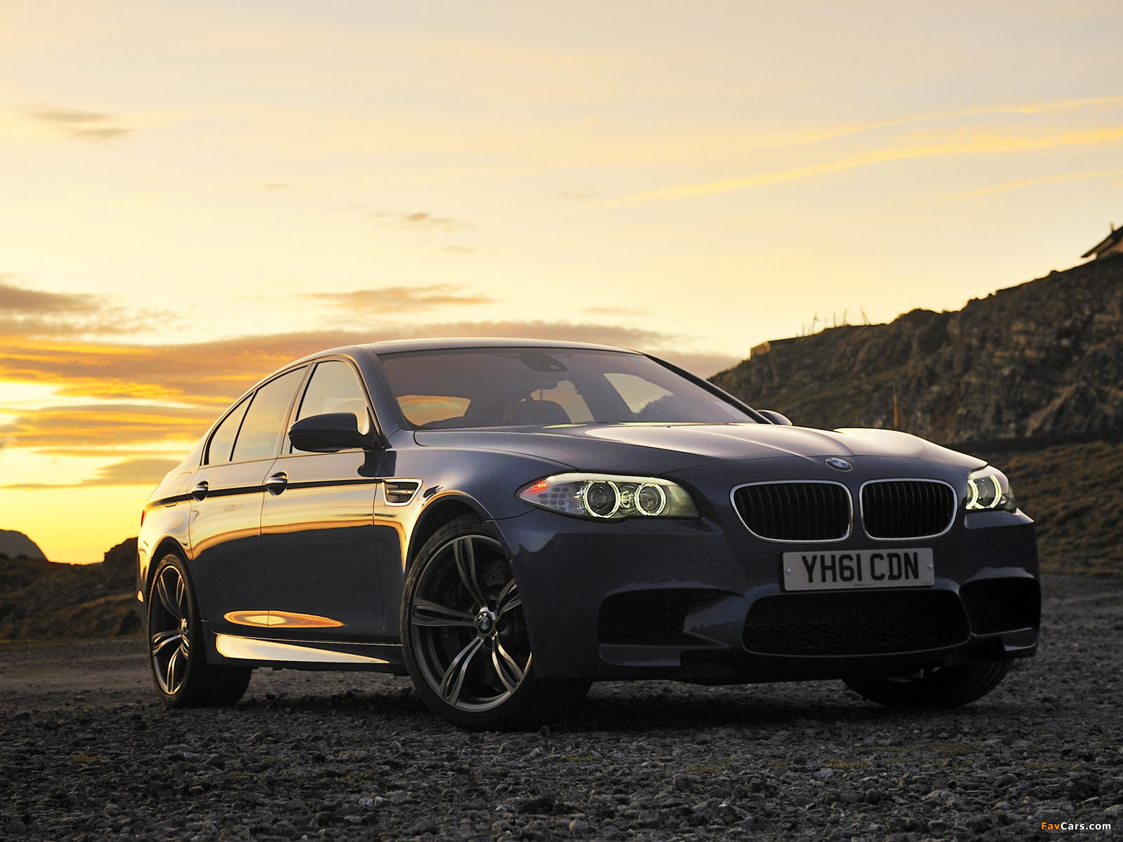 Photos of BMW M5 UK-spec (F10) 2011 (1600 x 1200)