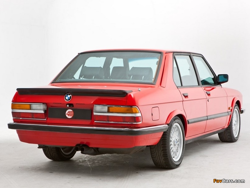 Pictures of BMW M5 UK-spec (E28) 1986–87 (800 x 600)