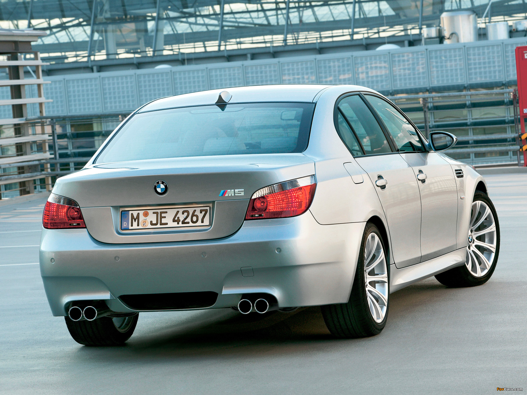 Pictures of BMW M5 (E60) 2004–09 (2048 x 1536)