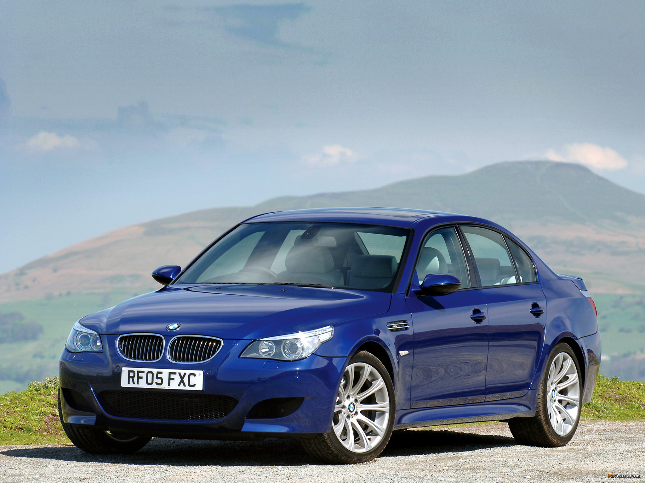 Pictures of BMW M5 UK-spec (E60) 2005–09 (2048 x 1536)