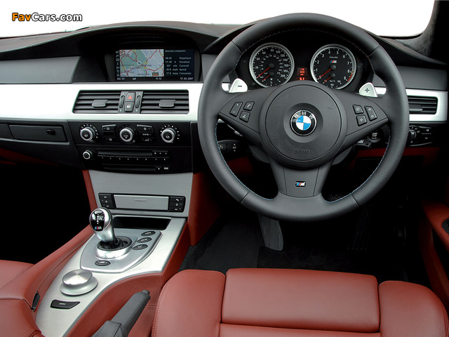 Pictures of BMW M5 Touring UK-spec (E61) 2007–10 (640 x 480)