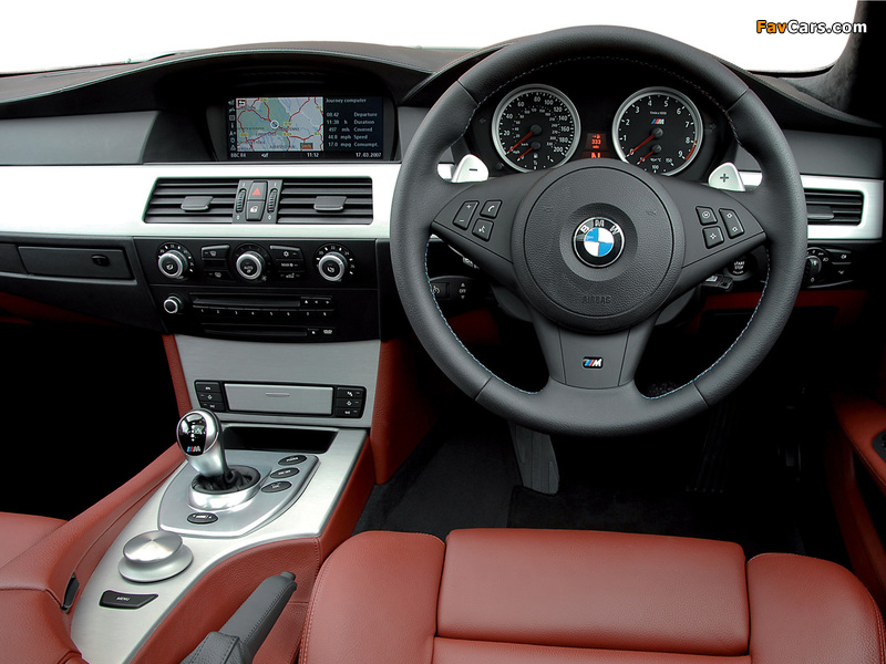 Pictures of BMW M5 Touring UK-spec (E61) 2007–10 (800 x 600)