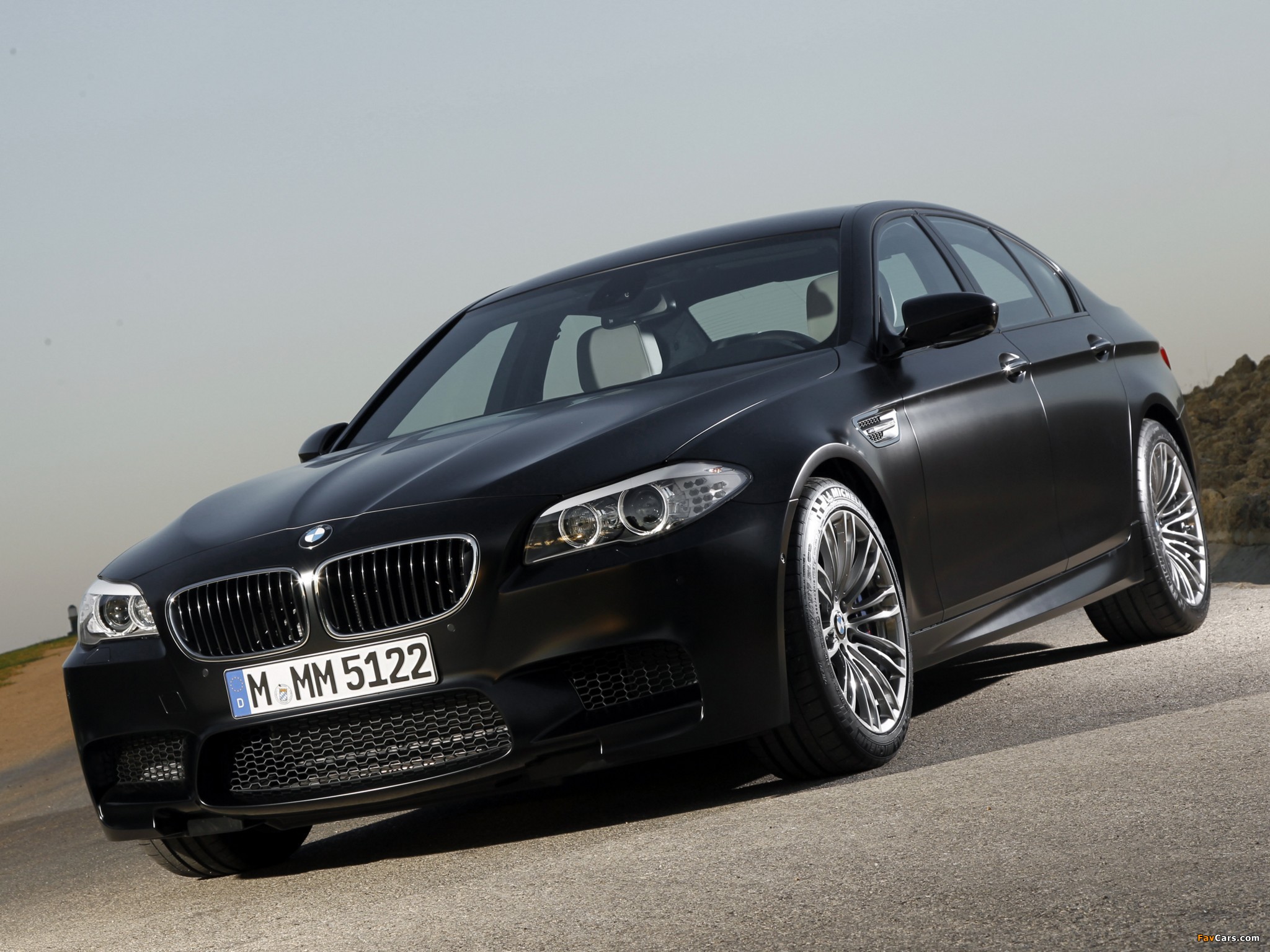 Pictures of BMW M5 Individual (F10) 2011 (2048 x 1536)