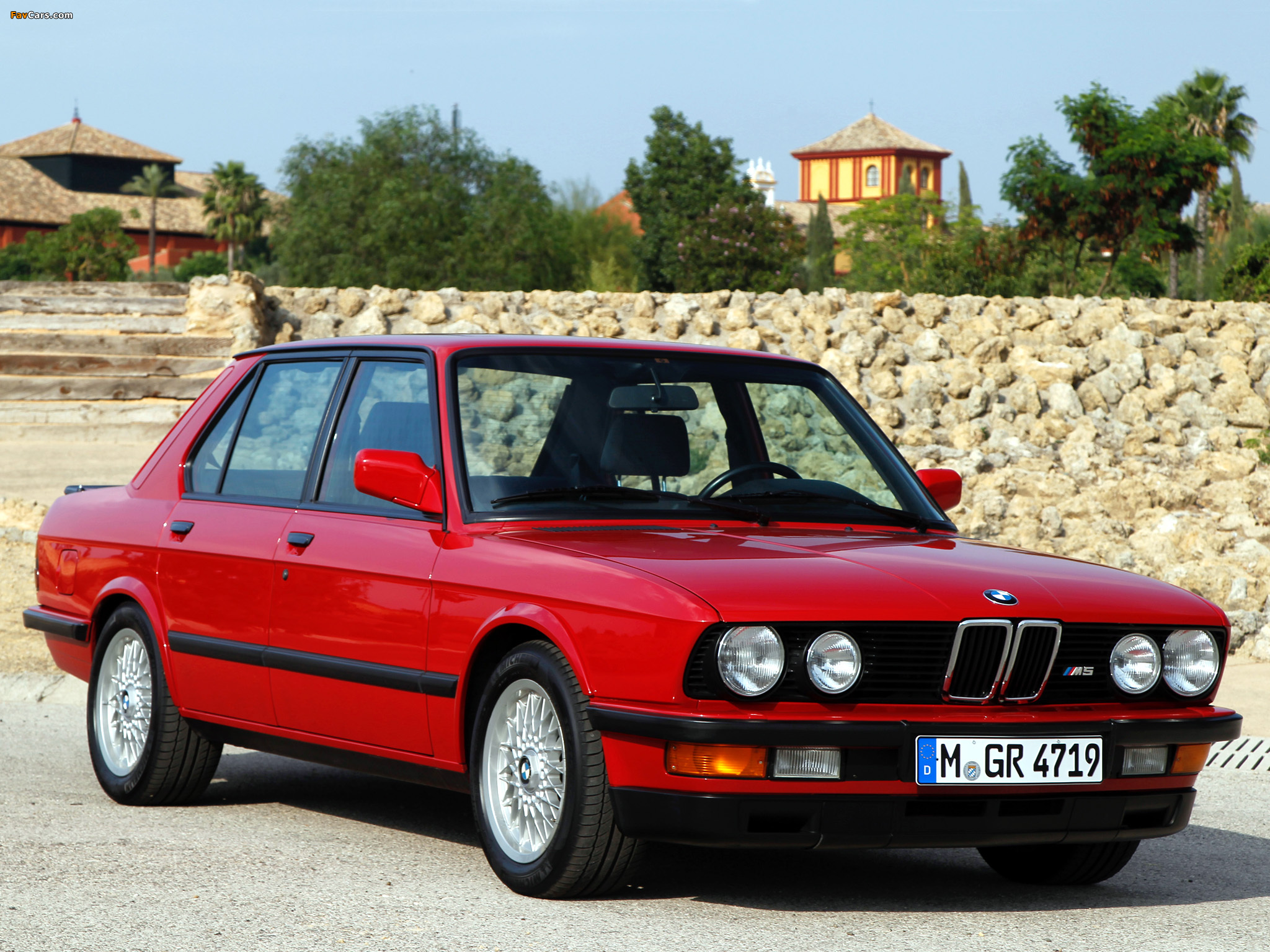 BMW M5 (E28) 1985–87 wallpapers (2048 x 1536)