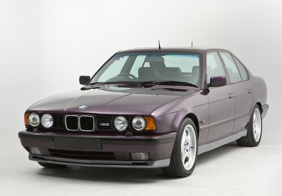 BMW M5 UK-spec (E34) 1991–94 wallpapers