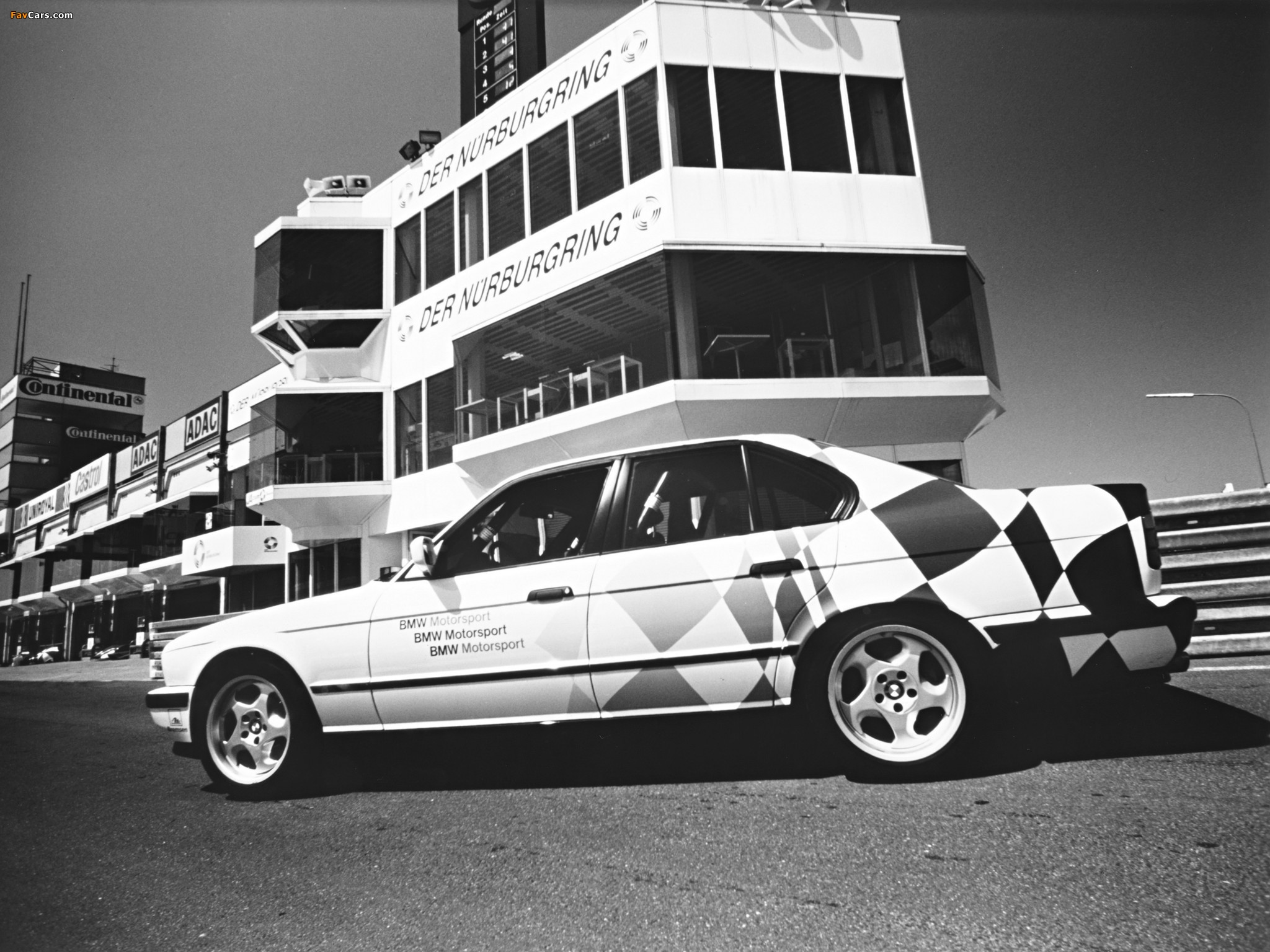 BMW M5 (E34) 1991–94 wallpapers (2048 x 1536)