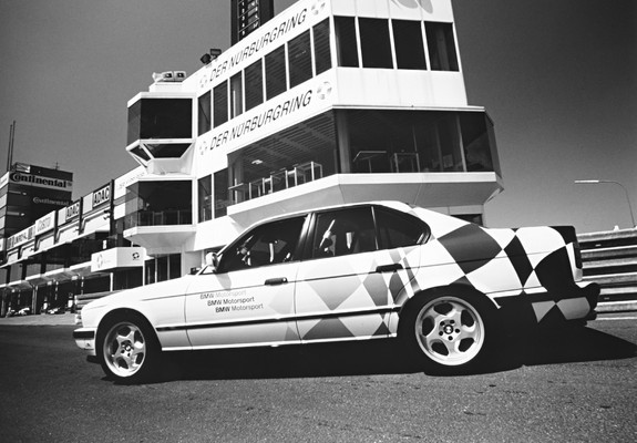 BMW M5 (E34) 1991–94 wallpapers