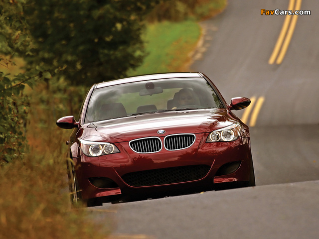 BMW M5 US-spec (E60) 2005–09 wallpapers (640 x 480)