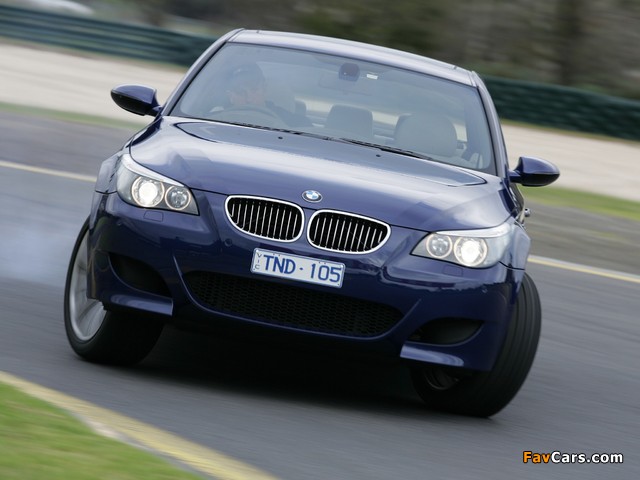 BMW M5 AU-spec (E60) 2005–09 wallpapers (640 x 480)