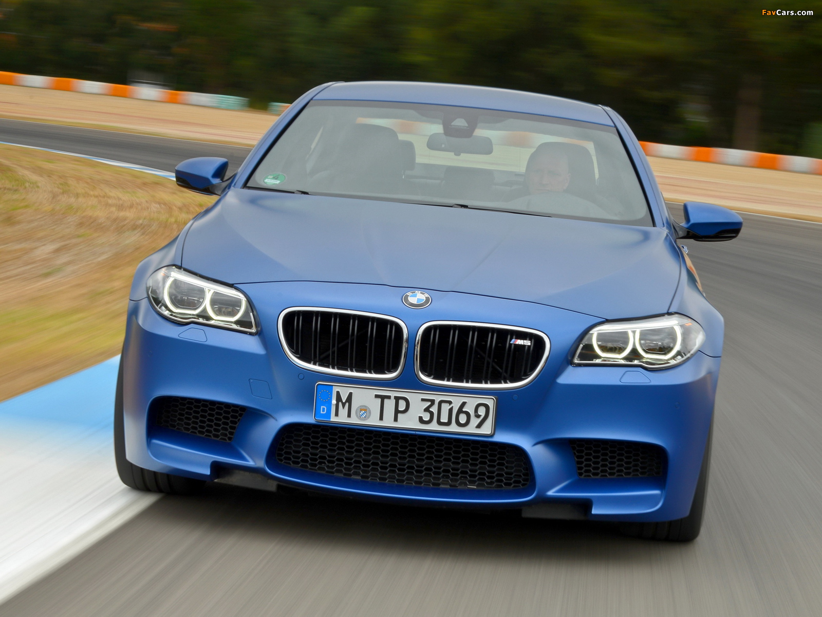 BMW M5 Competition Package (F10) 2013 wallpapers (1600 x 1200)