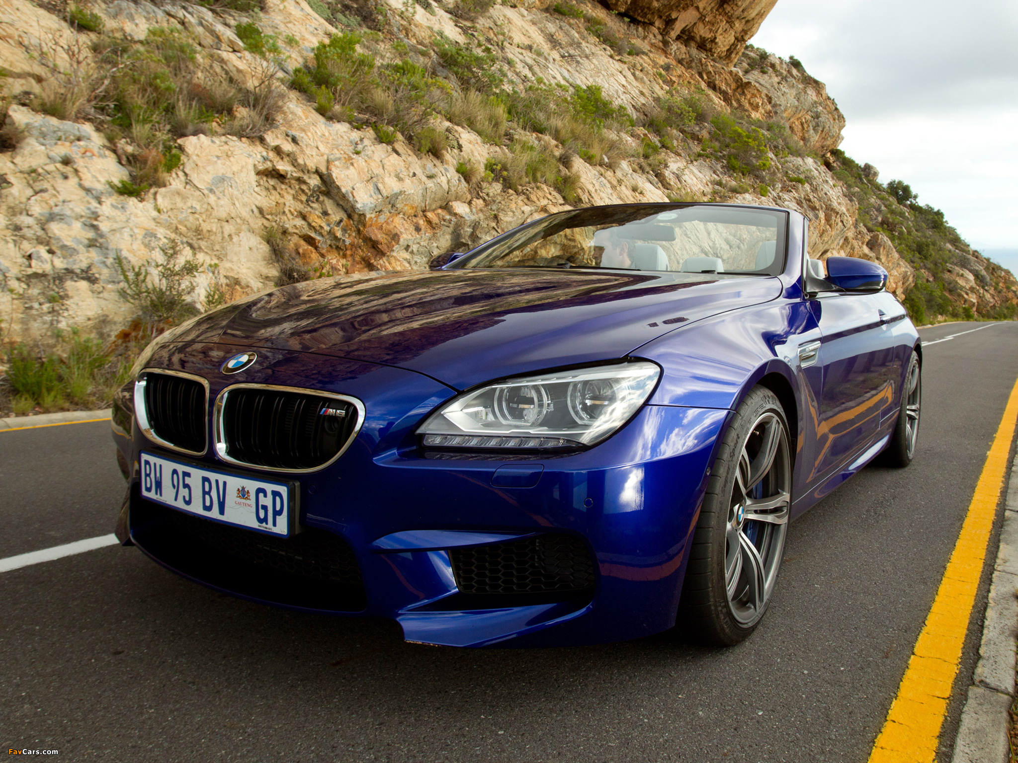 Photos of BMW M6 Cabrio ZA-spec (F12) 2012 (2048 x 1536)