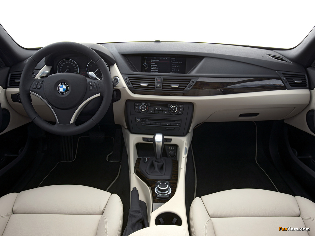 BMW X1 xDrive28i (E84) 2009–11 images (1024 x 768)