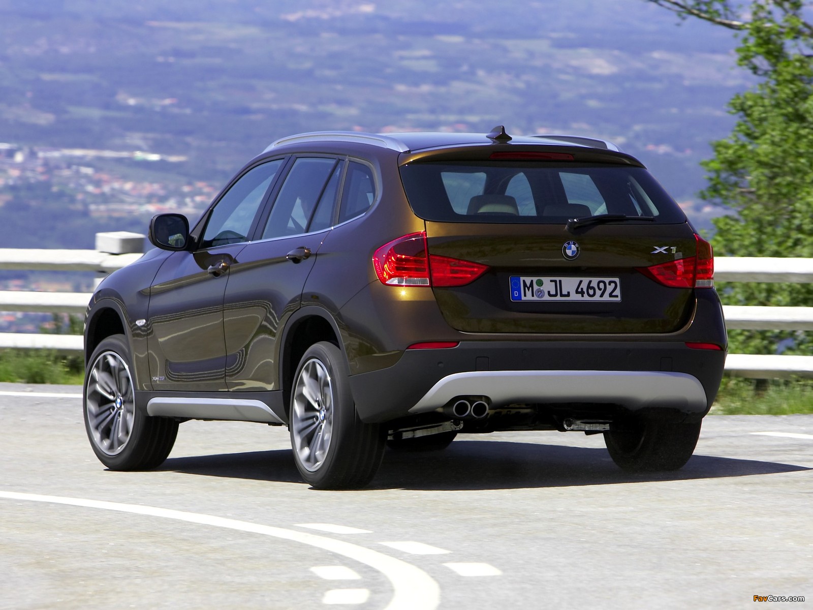 BMW X1 xDrive28i (E84) 2009–11 wallpapers (1600 x 1200)