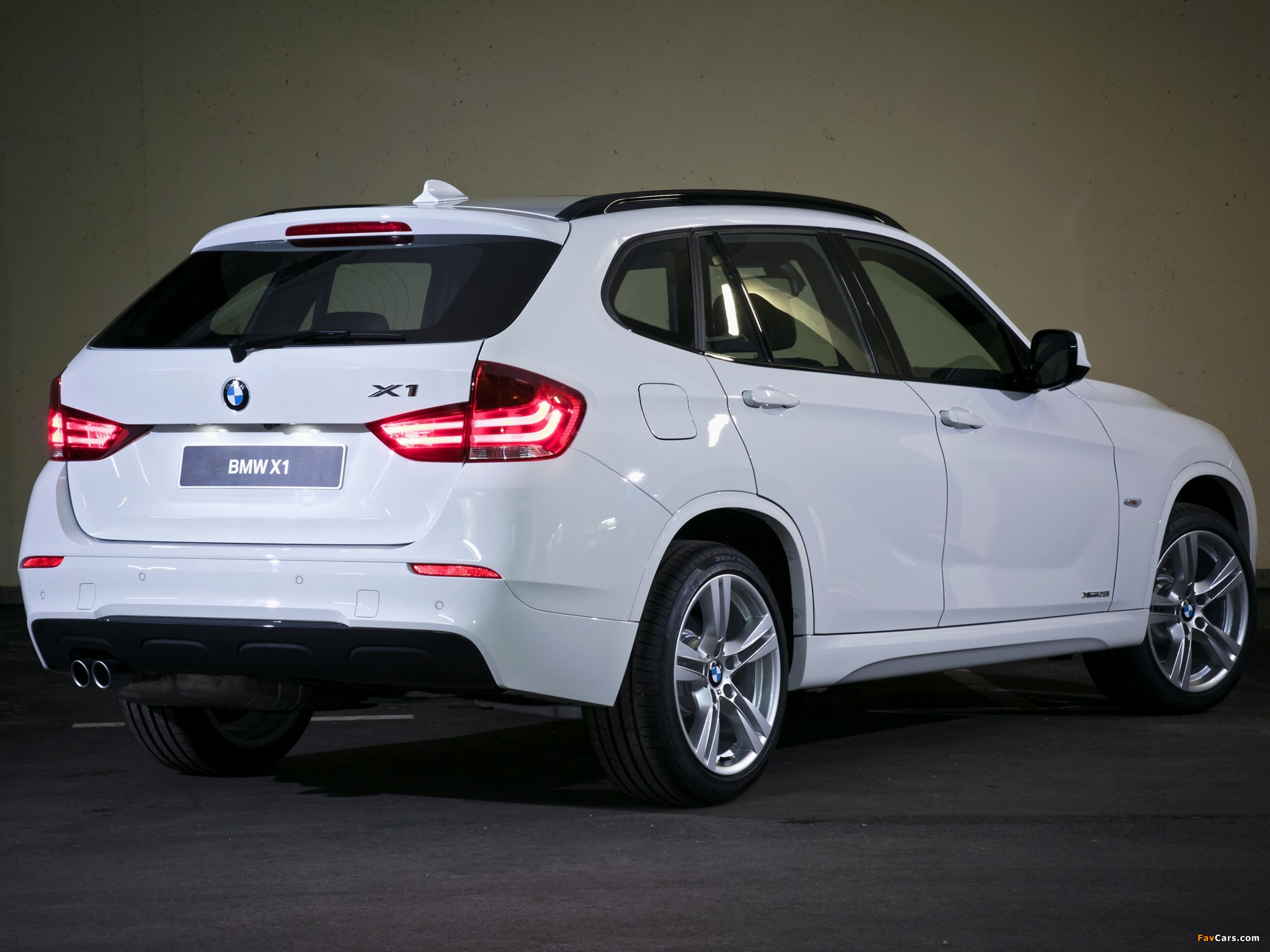 BMW X1 xDrive28i M Sports Package (E84) 2011–12 images (2048 x 1536)