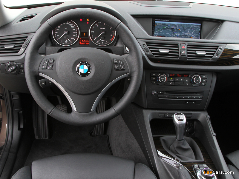 Photos of BMW X1 sDrive18d (E84) 2009–12 (800 x 600)
