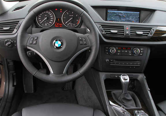 Photos of BMW X1 sDrive18d (E84) 2009–12