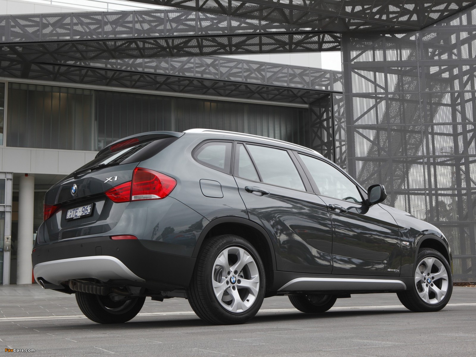 Photos of BMW X1 sDrive20d AU-spec (E84) 2010–12 (1600 x 1200)