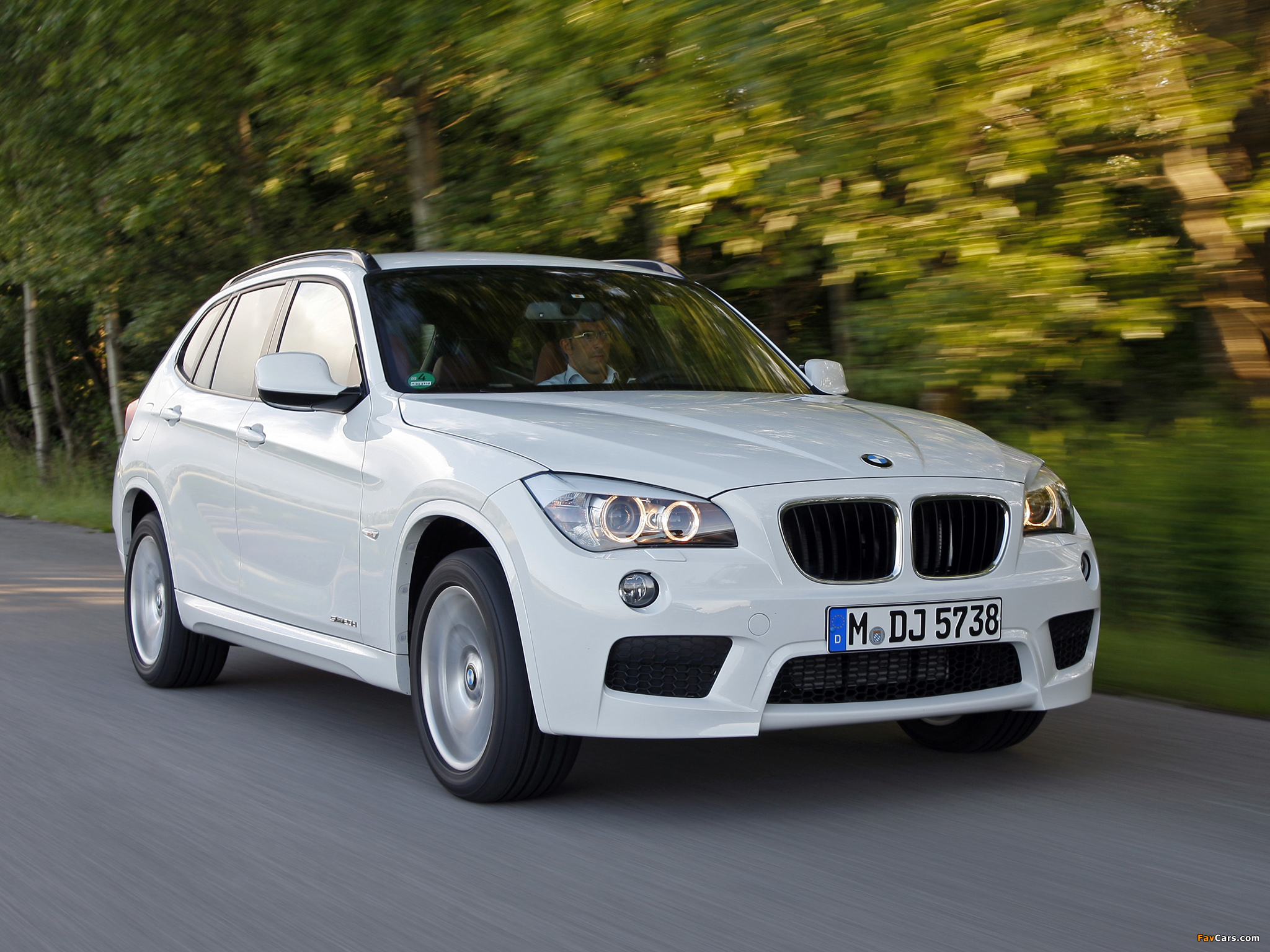 BMW X1 sDrive20d EfficientDynamics Edition M Sports Package (E84) 2011 wallpapers (2048 x 1536)