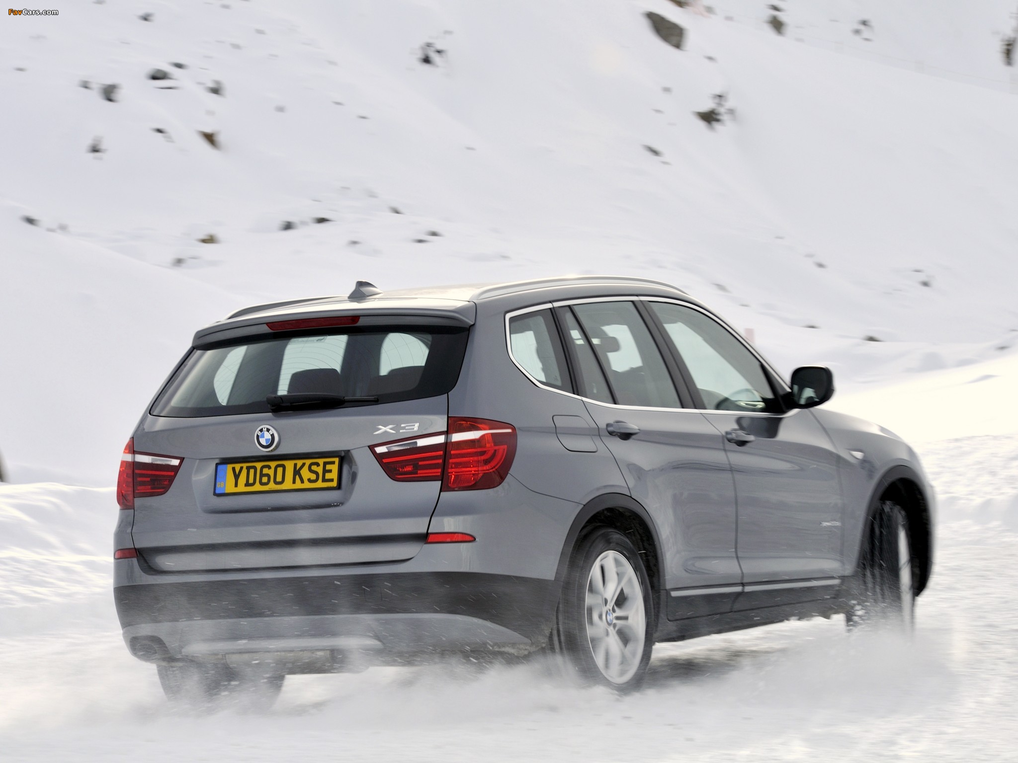 BMW X3 xDrive20d UK-spec (F25) 2010 pictures (2048 x 1536)