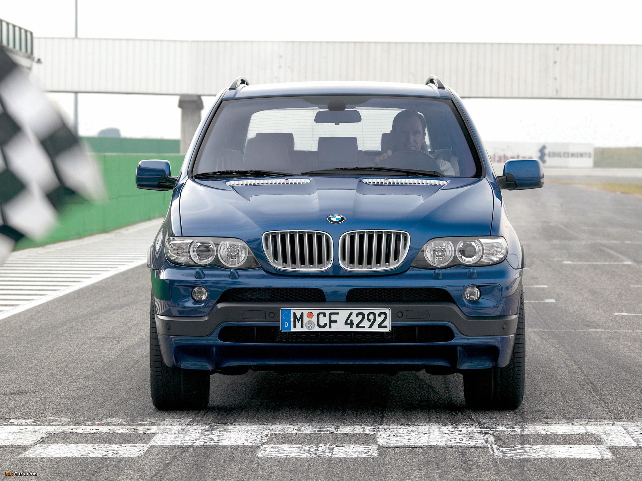 BMW X5 4.8is (E53) 2004–07 pictures (2048 x 1536)