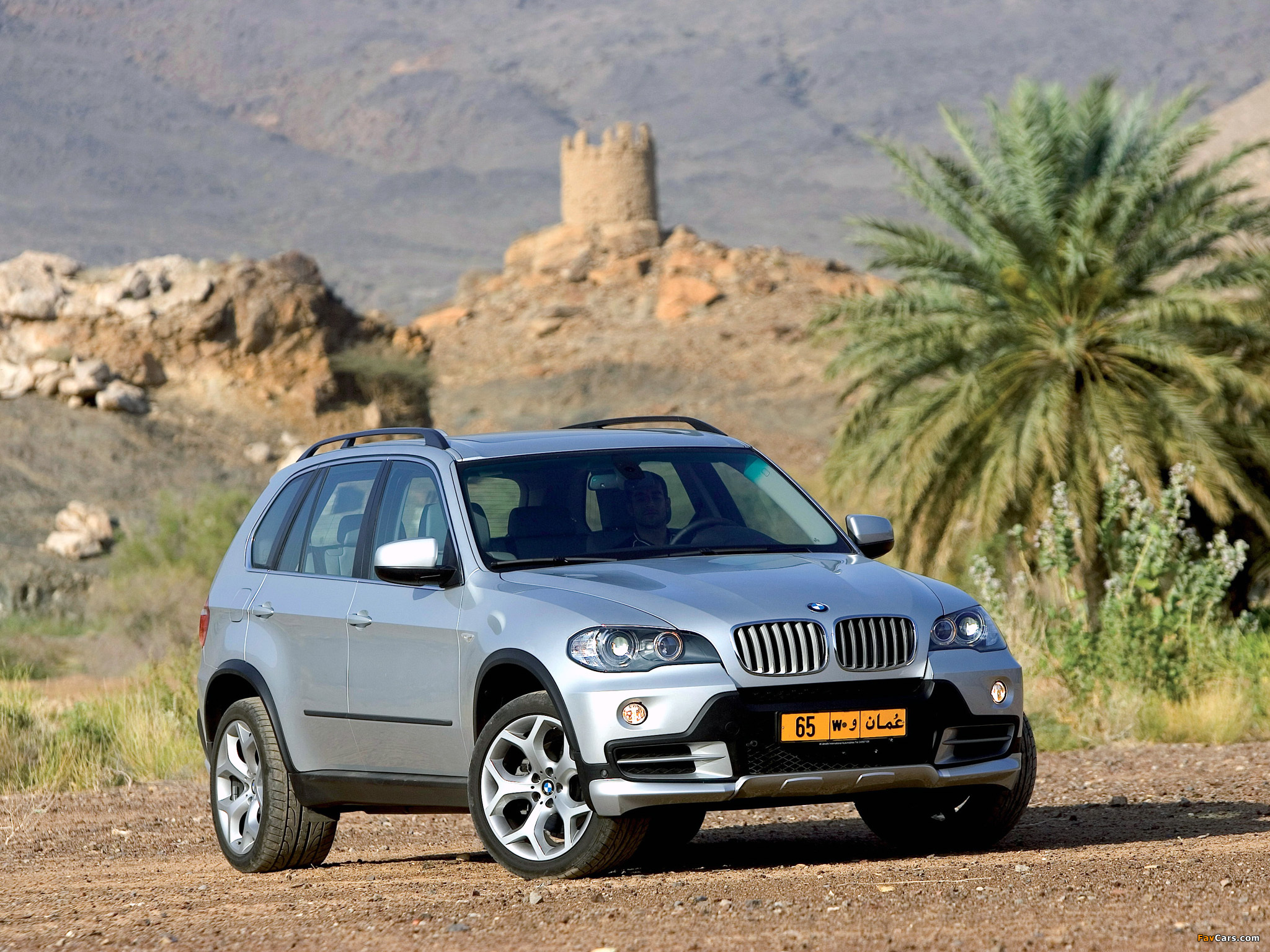 BMW X5 UAE-spec (E70) 2007–10 pictures (2048 x 1536)