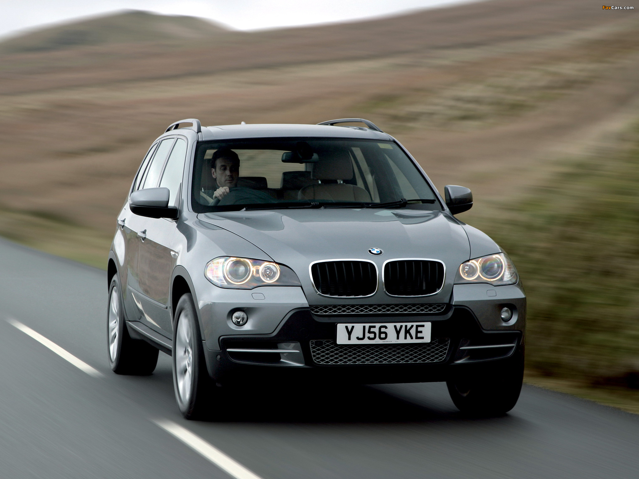 BMW X5 UK-spec (E70) 2007–10 wallpapers (2048 x 1536)